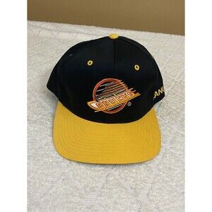 Vintage Starter Vancouver Canucks Embroidered NHL Fitted Hat Size 7 1/2